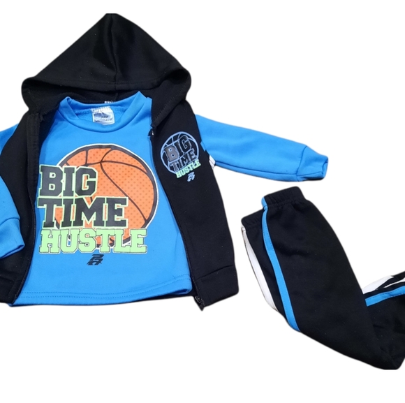 18m 3piece matching hooded sweatsuit - Picture 2 of 2